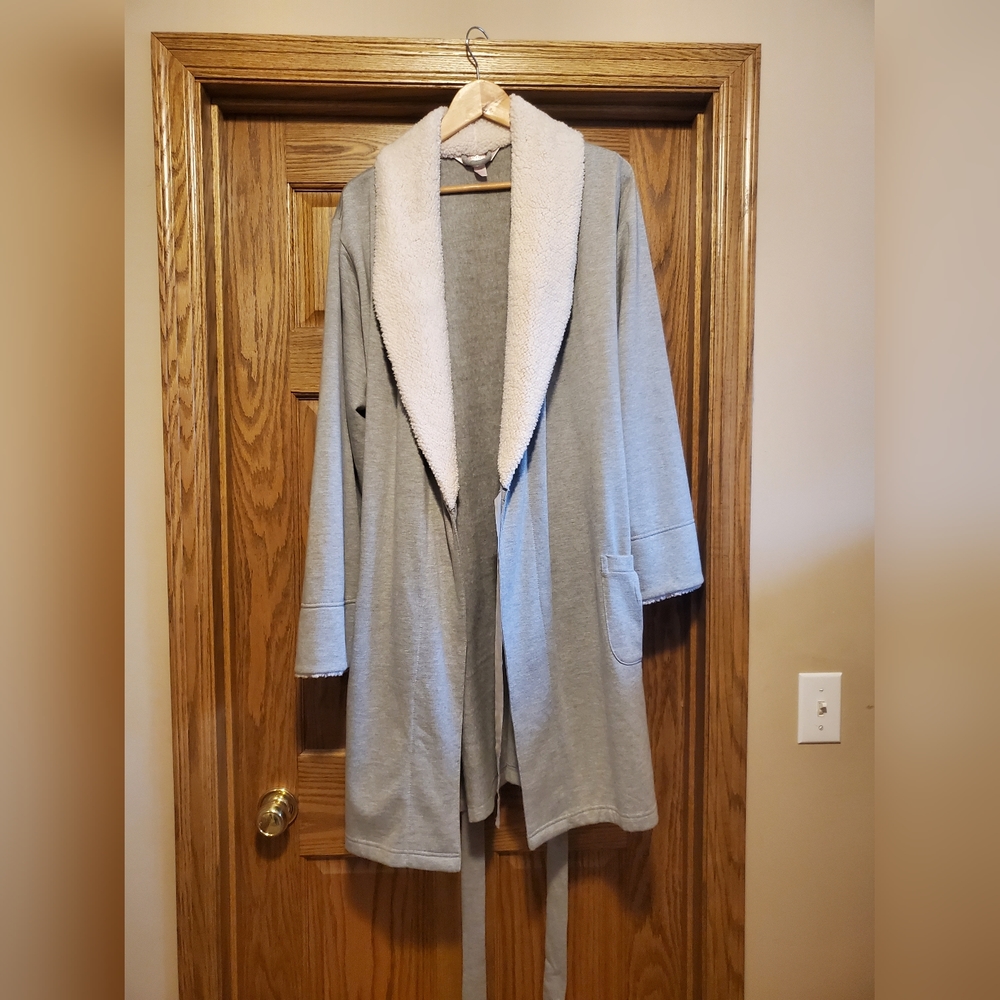Cacique Gray Bathrobe Size 18/20.